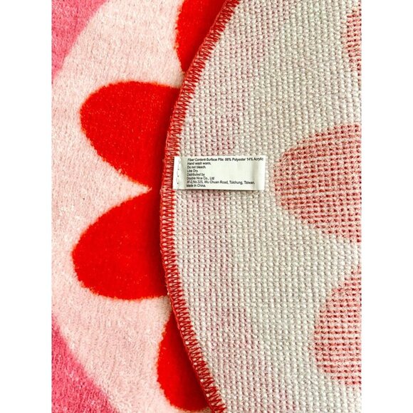 New Red & Pink Flower & Heart Print Round Rug w/ No Slip Rubber Backing 17” - Picture 4 of 4